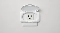 捨てる前に見て、おしりふきのフタでできる開閉式コンセントカバーの作り方