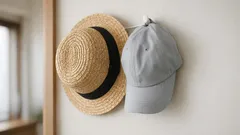 セリアのピンフックで帽子収納を解決、壁のすき間が定位置になる