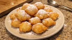 カリふわ食感がたまらない南イタリアの揚げパン「ペットレ」—混ぜて発酵、落として揚げるだけ